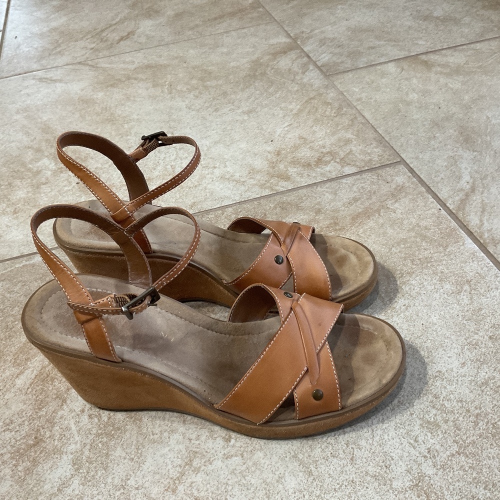 Gianni Bini dress platform sandals